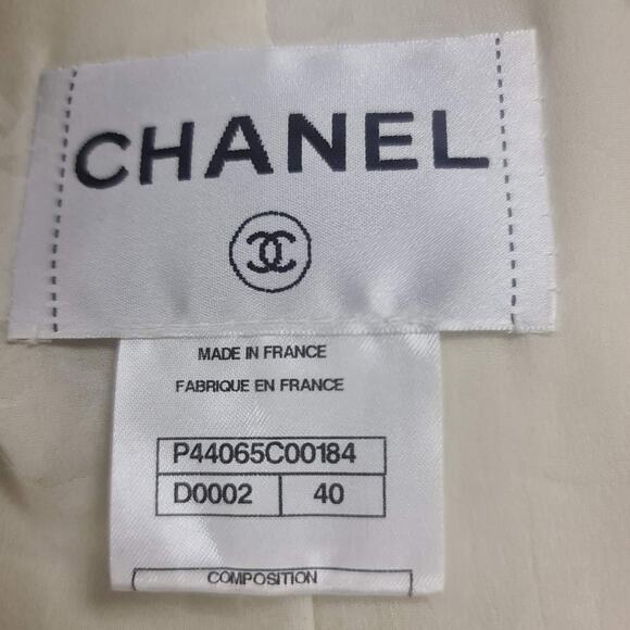Chanel Paris-Bombay Lambskin Leather Jacket - Size 40 - Picture 12 of 13